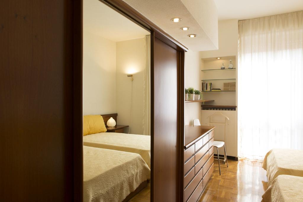 Fiera Monterosa 11 Apartment Milaan Kamer foto